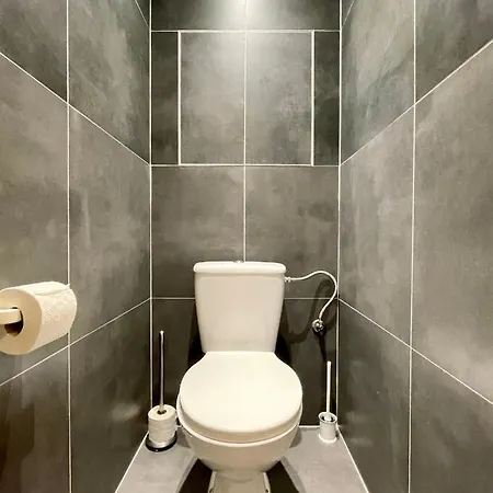 Cozy Self Check-in In Vibrant Ruzinov Area, Komarnicka 42, *