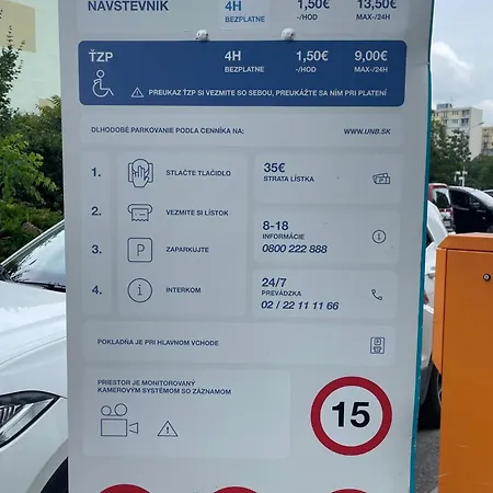 Apartmán Cozy Self Check-in In Vibrant Ruzinov Area, Komarnicka 42,