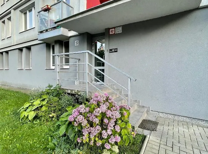Cozy Self Check-in In Vibrant Ruzinov Area, Komarnicka 42, Apartmán