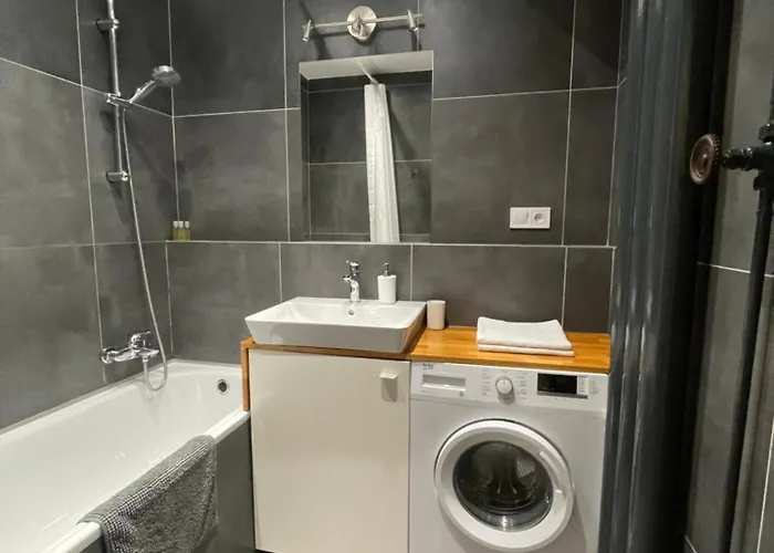 Cozy Self Check-in In Vibrant Ruzinov Area, Komarnicka 42, Apartament